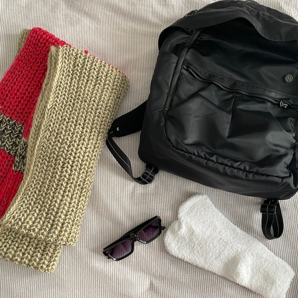 Roots Colour-Block Chunky Knit Infinity Scarf - Picture 4 of 12